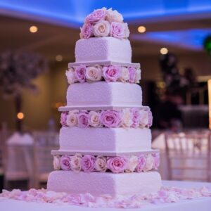 TIPS TO CUSTOMIZE YOUR WEDDING CAKE