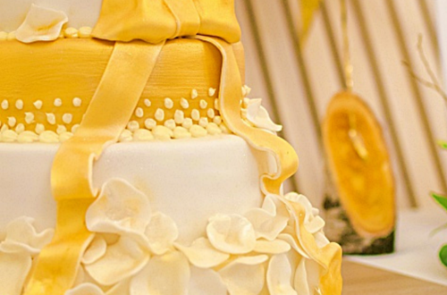 Beautiful yellow wedding cakes - OmaStyle Bride