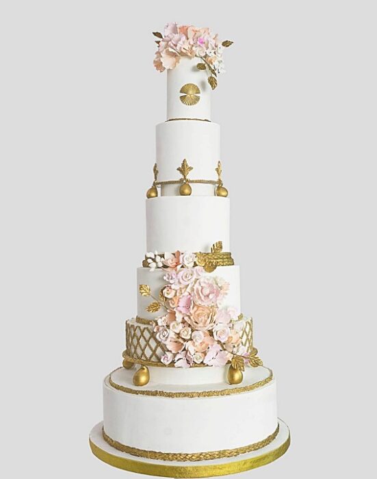 Heladodelicia - Floral Cake -featured on OmaStyle Bride