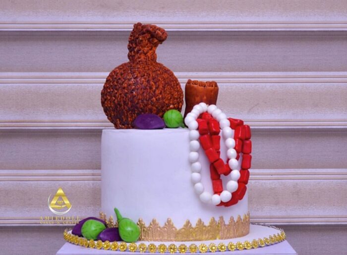 Beautiful Traditional Wedding cakes feature 2022