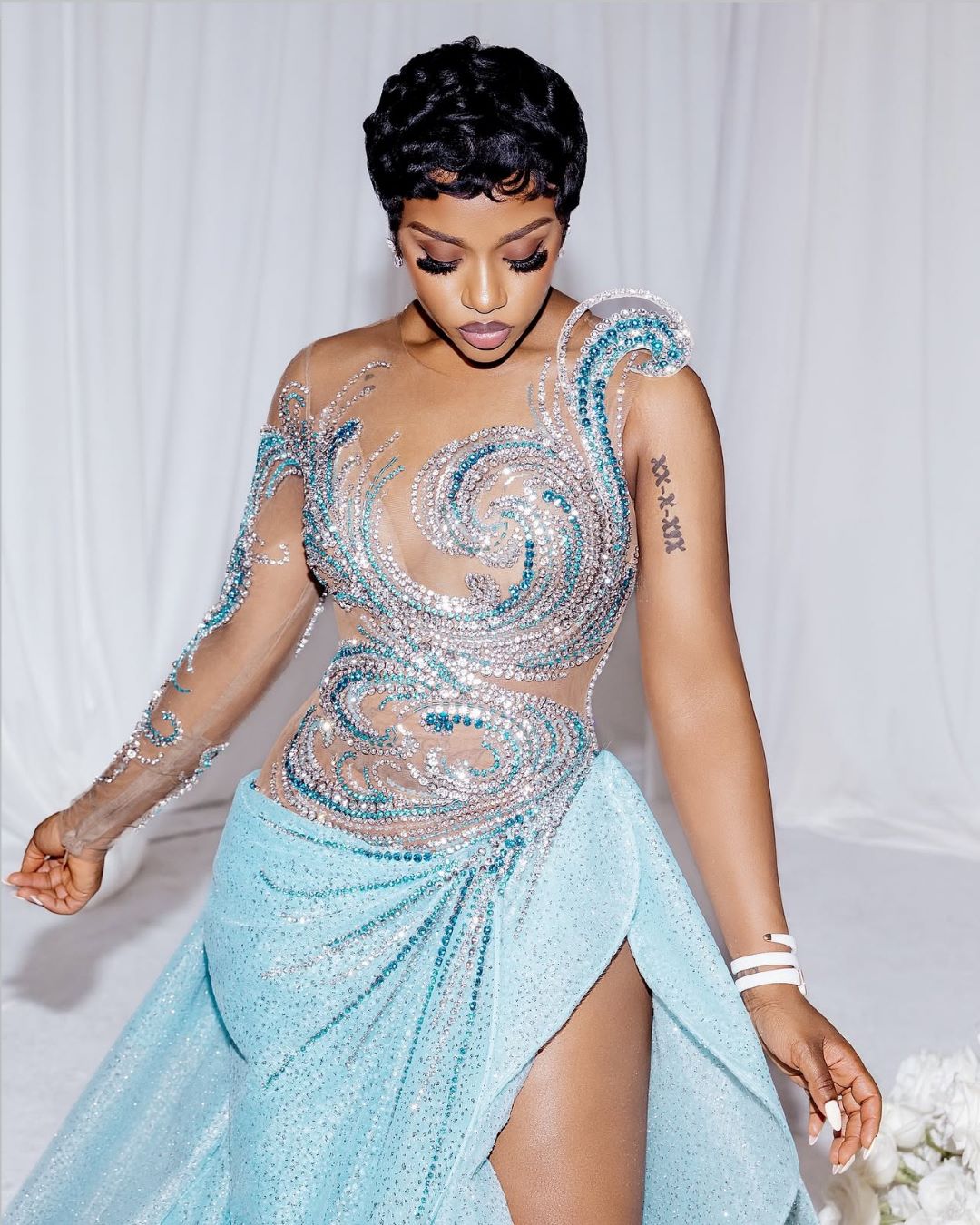 Chivido25-lacereceptionlook.omastylebride