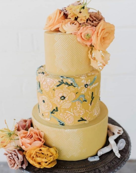 Beautiful Inspiring yellow wedding cake - Omastylebride.com