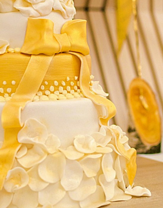 Yellow Wedding Cakes-OmaStyle Bride