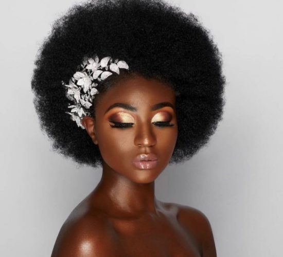 Gorgeous hair accessory for every bride
